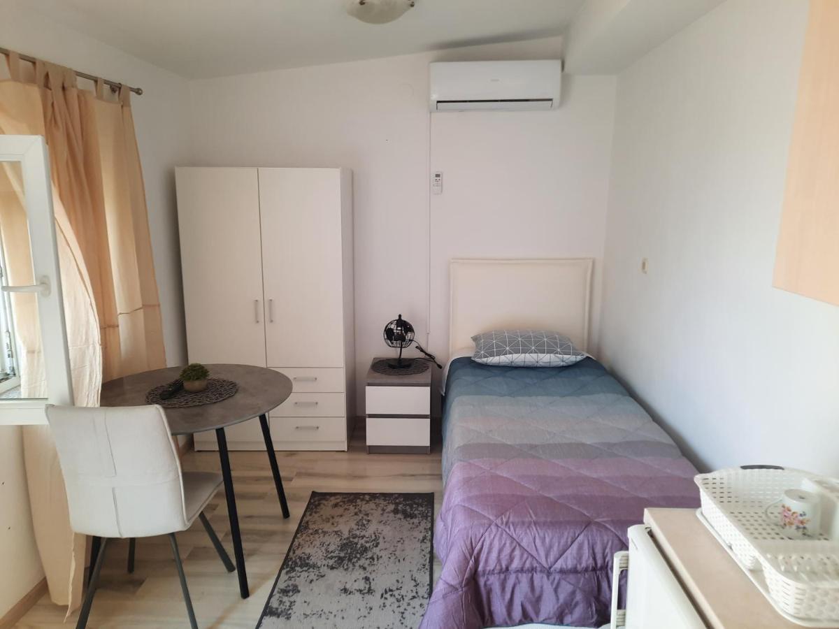 Verunica Apartment *